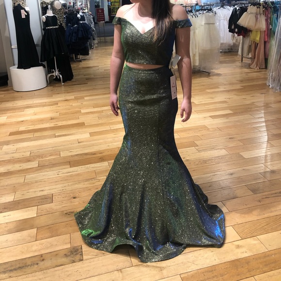 Prom - Picture 3 of 3